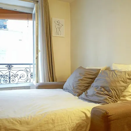 Beautiful Bright Studio Close To Monceau Park Διαμέρισμα Παρίσι