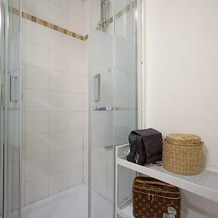 Beautiful Bright Studio Close To Monceau Park Διαμέρισμα Παρίσι